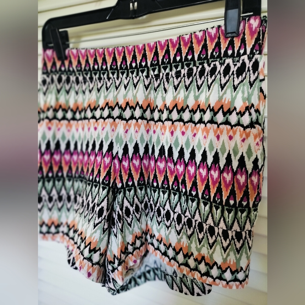 Wildfox Women's 100% Rayon Boho Tribal Print Shorts w/Pockets Size Small